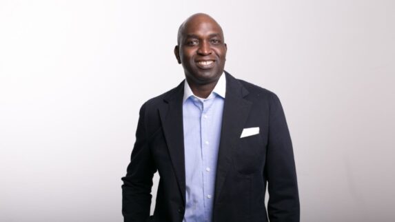Portraitfoto von Ibukun Talabi